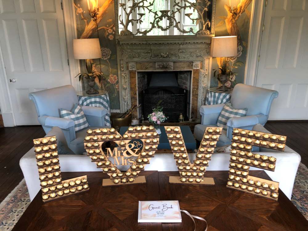 LOVE Ferrero Stand Wedding Ferrero Love Display Stand